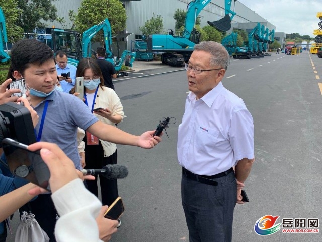 2020岳阳上半年gdp_岳阳字牌上大人图片(3)