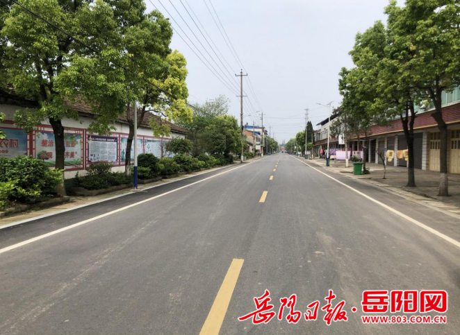 华容县 近日,在华容县交通局,农村公路养护中心的支持下,注滋口镇抢抓