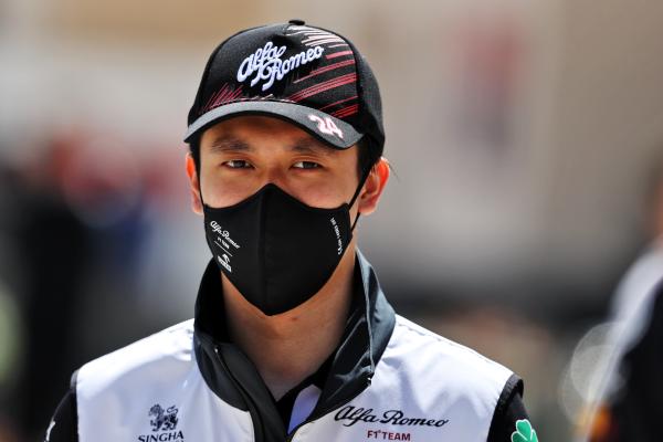 Historic debut! China's first F1 racing driver Zhou Guanyu ranked 15th in his qualifying debut