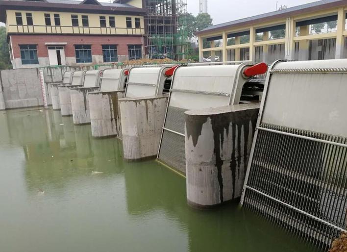 4座电排站火力全开 24小时抢排城区内湖渍水