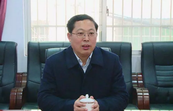 陶伟军走访慰问县直单位干部职工