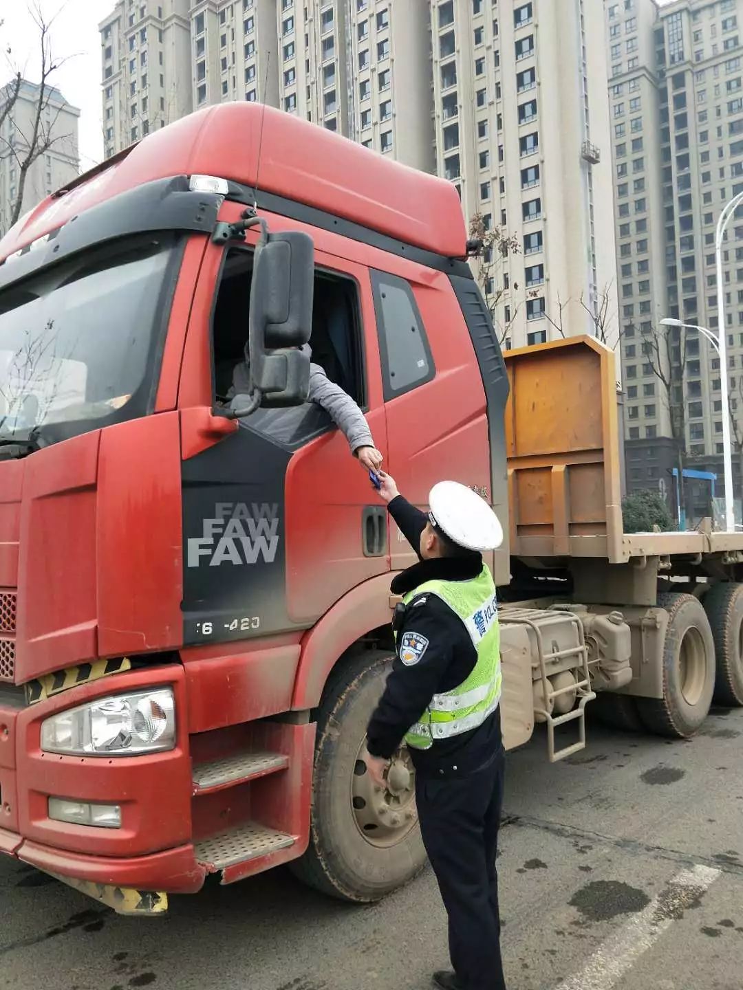 岳阳市中心城区禁止重,中型载货汽车,挂车,专业作业车