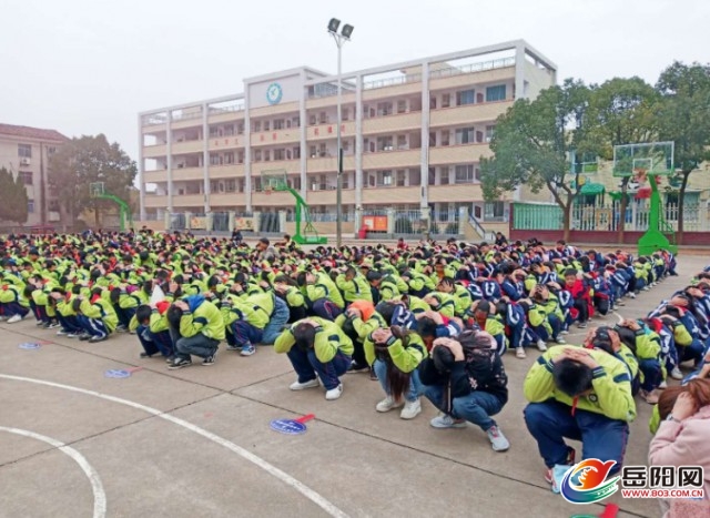 新长征学校图片