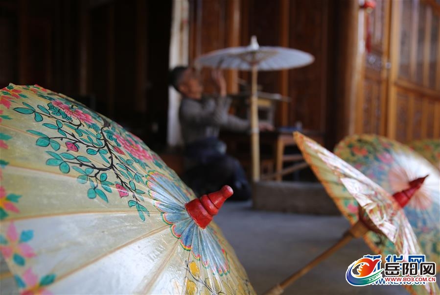 #（社会）（3）云南腾冲：百年油纸伞 焕发新生机