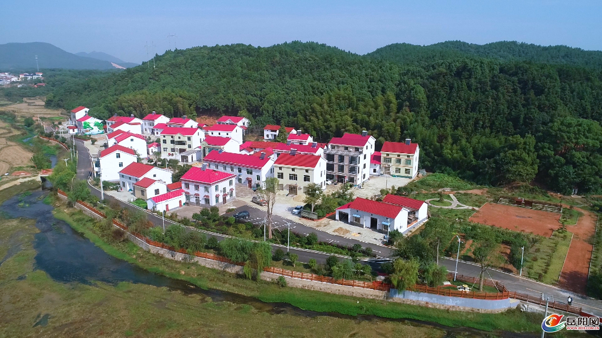 人居环境升级版2020年工作方案》,把全域推进美丽乡村示范创建工作