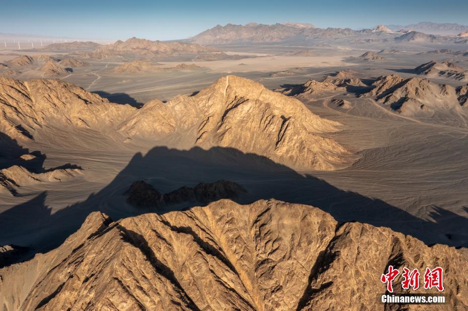 青海海西茫崖黑独山雅丹地貌奇特