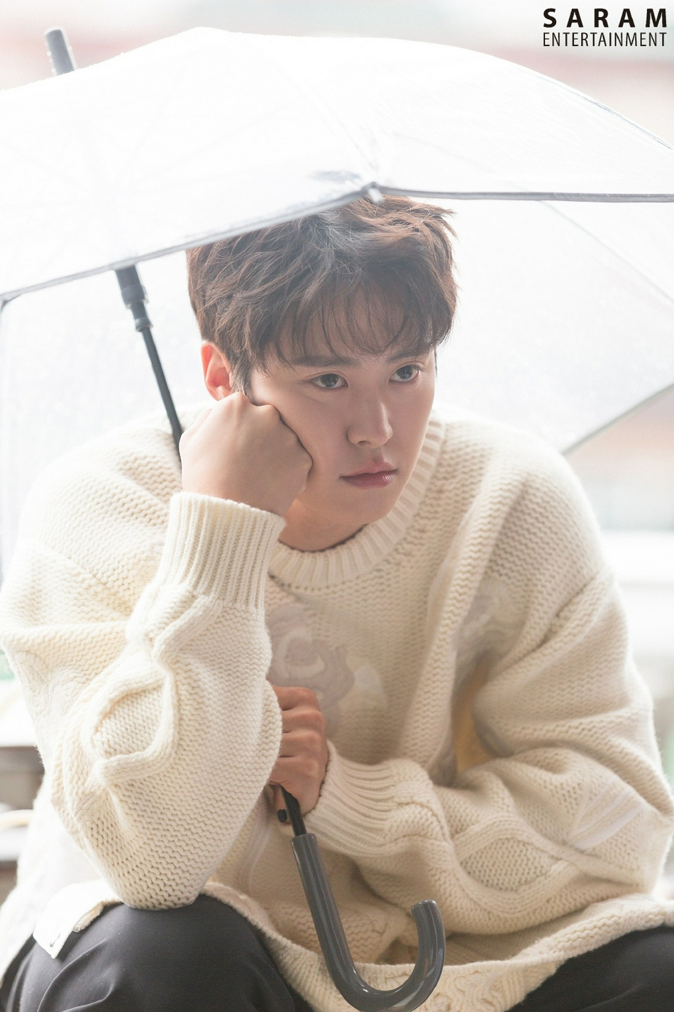 韩国男艺人孔明今日以现役身份入伍