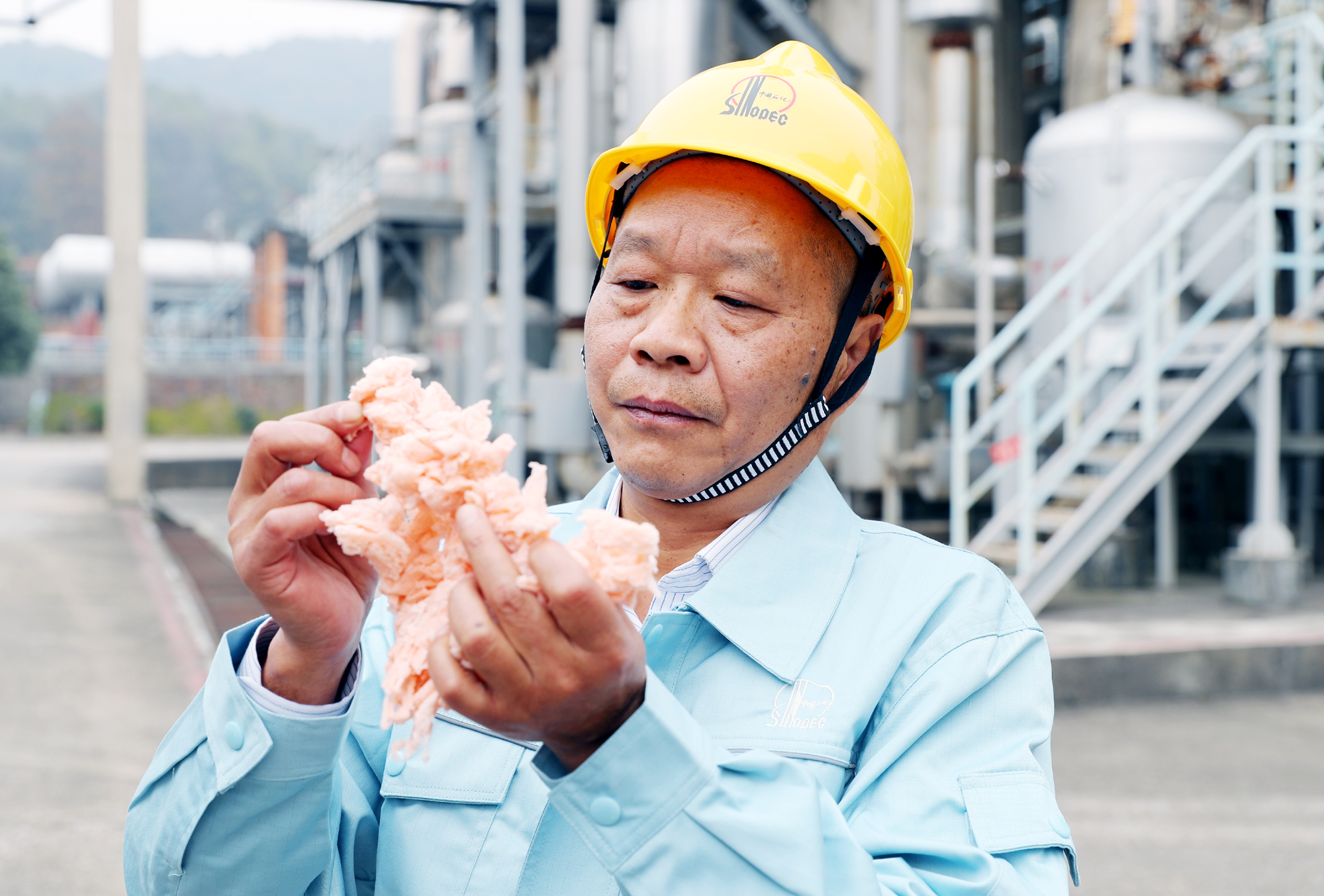 创新强企的绿色橡胶追梦人记2022年度中国石化科技创新功勋奖获得者