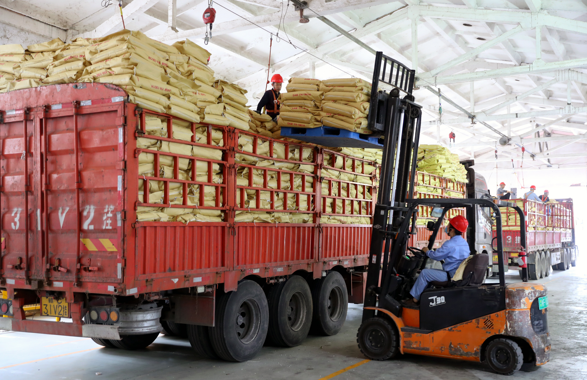 巴陵石化橡胶部ssbr(溶聚丁苯橡胶)装置在上年度试生产10多个新藕号