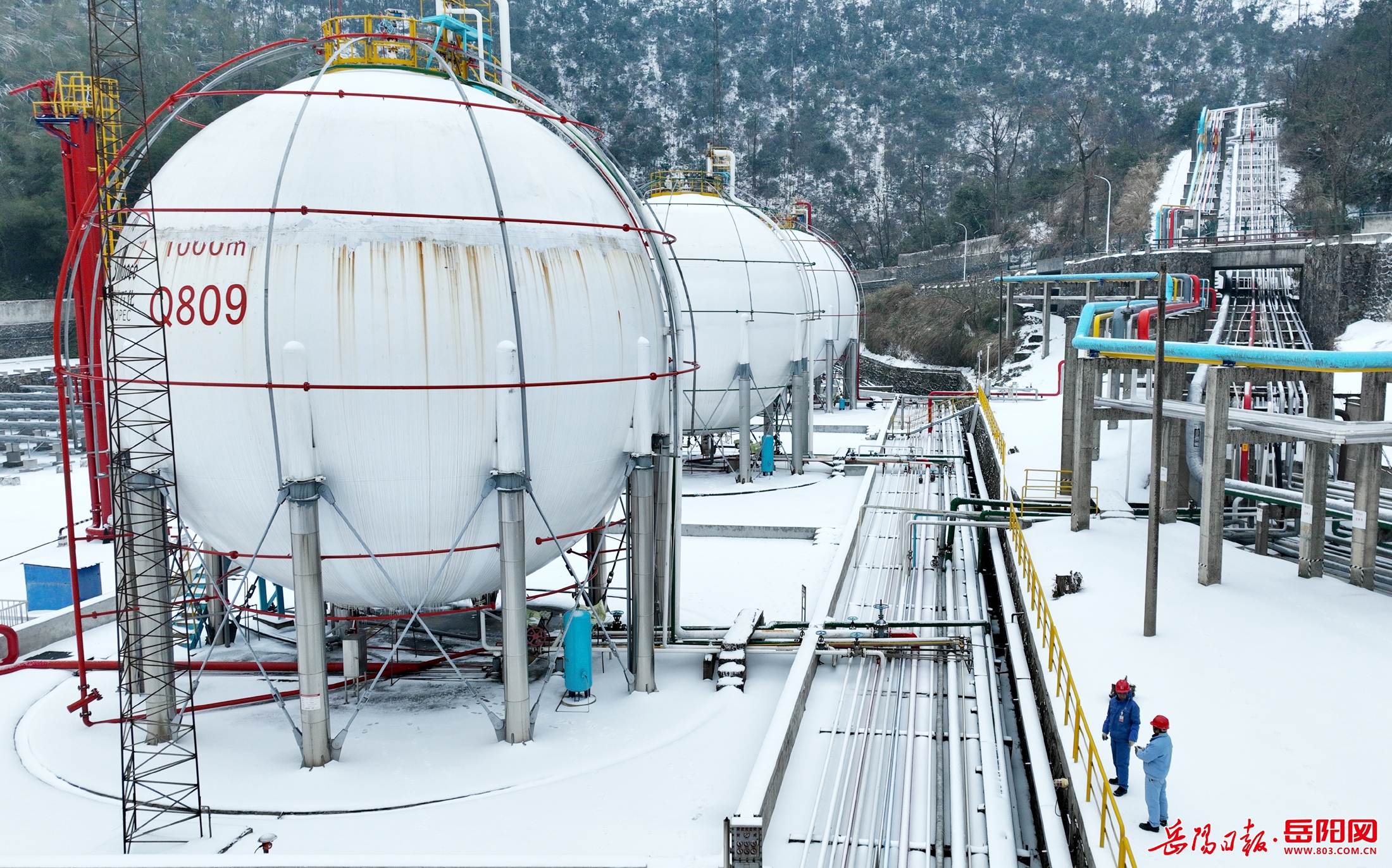 面对近50年来最强雨雪冰冻寒潮灾害天气带来的不利影响,湖南石化层层