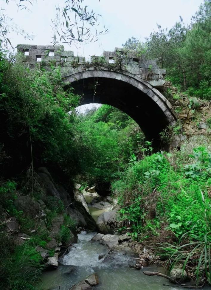 岳阳县月田镇发现明清时代的单拱古石桥