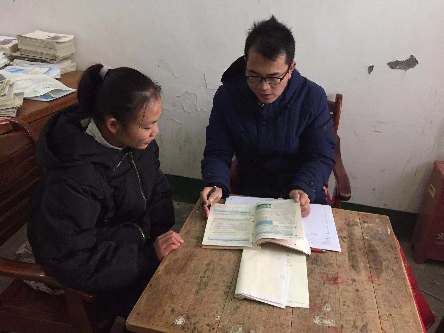 平江县岑川中学一碗早餐面暖暖师生情