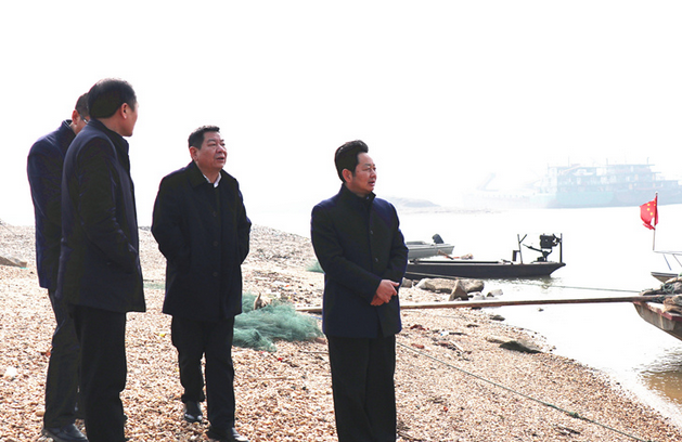 李冯波巡河要求确保一江清水入湘江