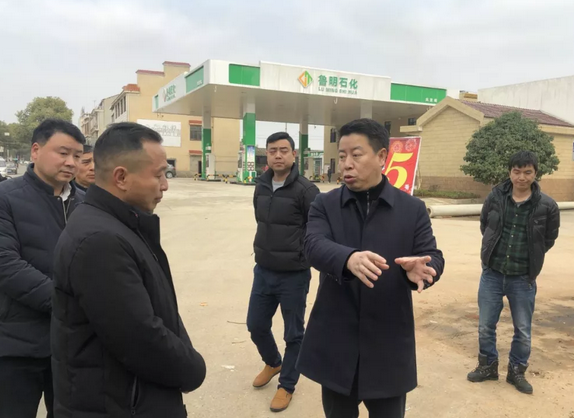 水激石则鸣 人激志则宏