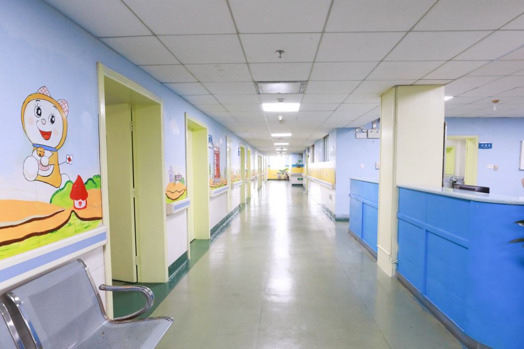 这个外科病房有点萌