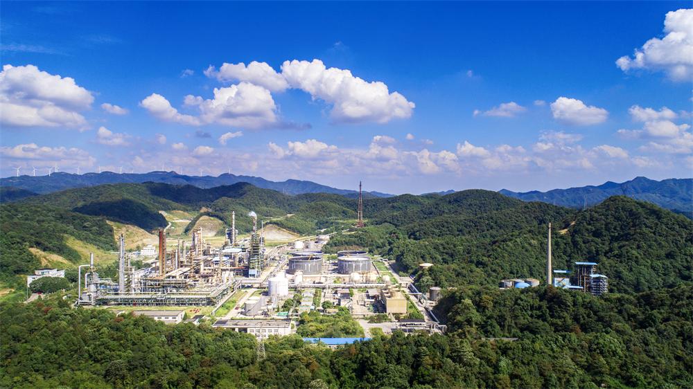 巴陵石化创七个"新中国第一"