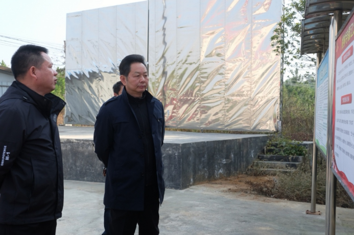 李冯波督导脱贫攻坚工作