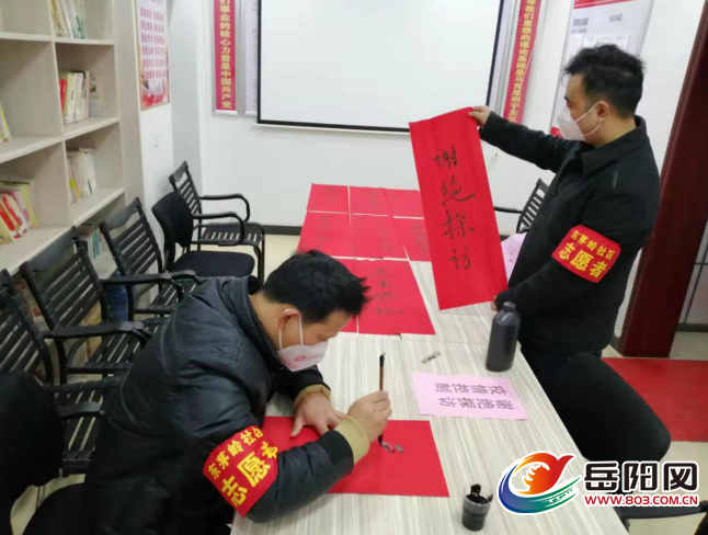 用最通俗易懂的语言手写疫情防控标语,与疫情进行无