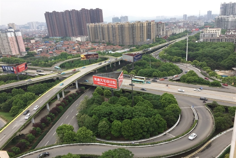 立交桥让城市柔美起来