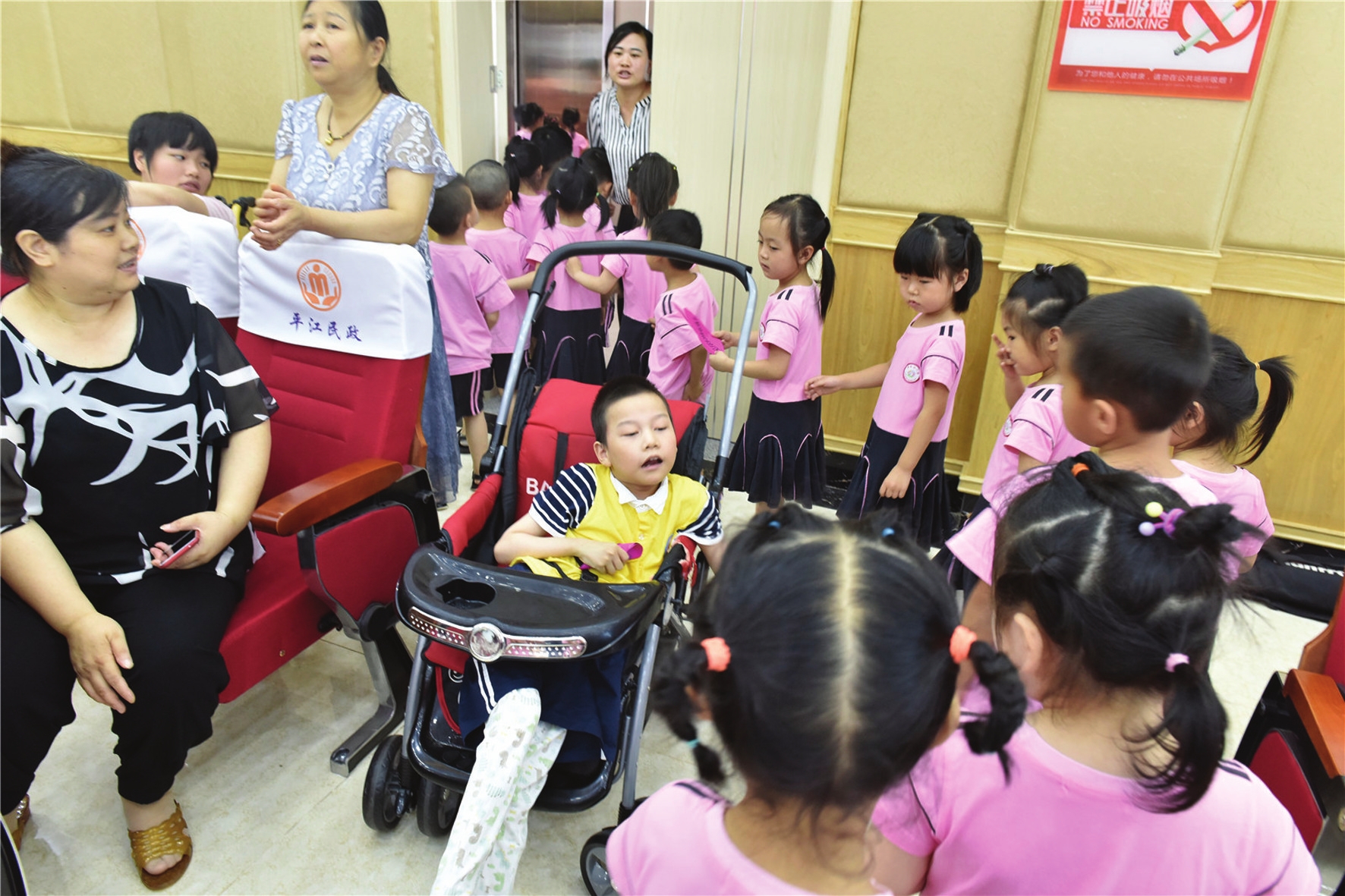天津孤儿院图片