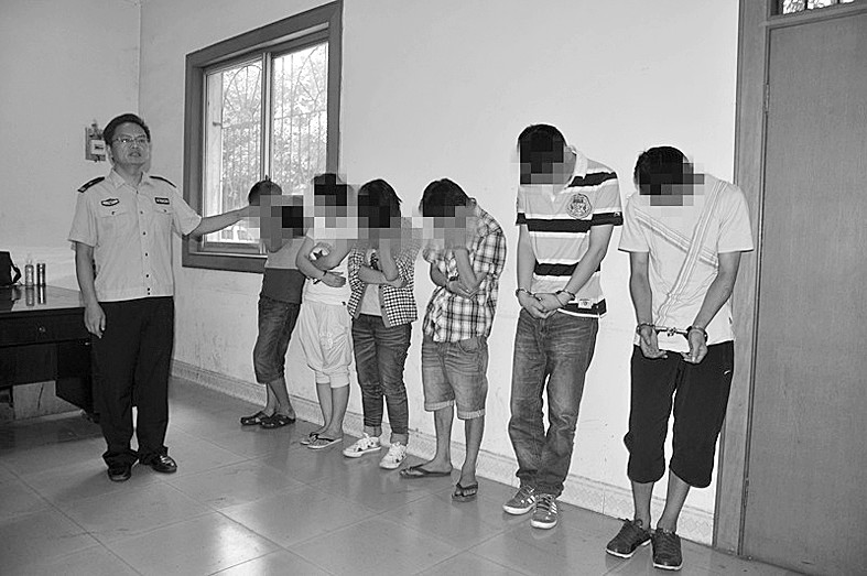 聋人扒窃团伙落岳阳就落网