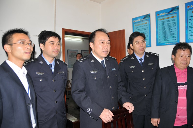 常务副局长唐文发,党委委员,政治部主任欧阳德儒率警令部,政治部,国保