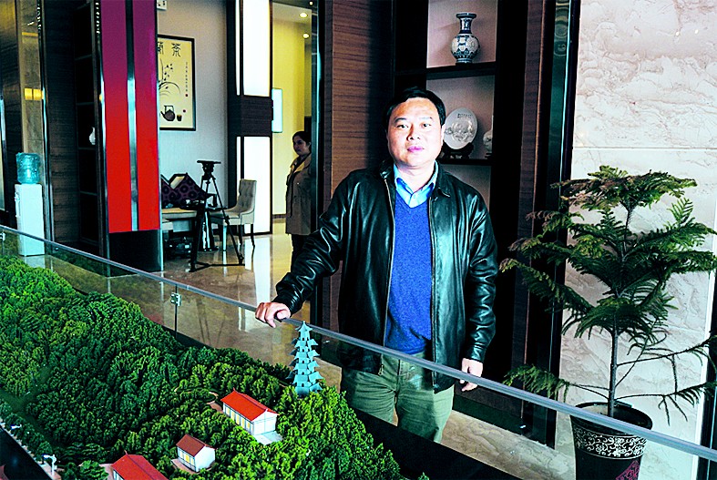 作为深圳市创富时代投资有限公司,岳阳钱隆房地产有限公司董事长,吴固