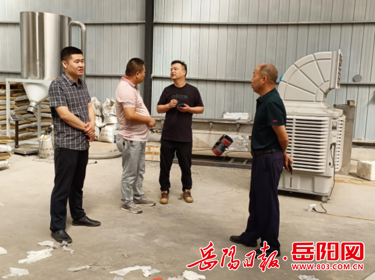 华容县万庾镇访企问需送温暖持续优化营商环境