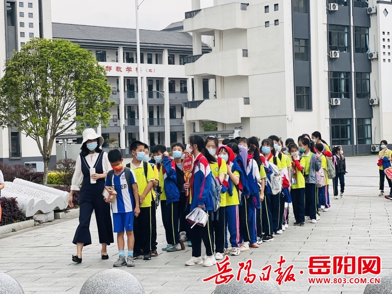 平江芙蓉学校图片