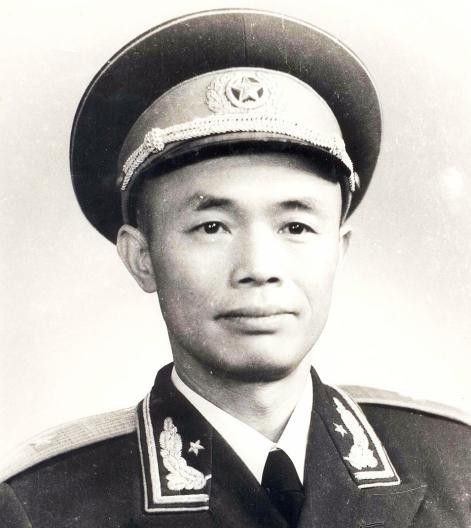 战将真言秉孤忠——平江籍开国少将钟伟轶事