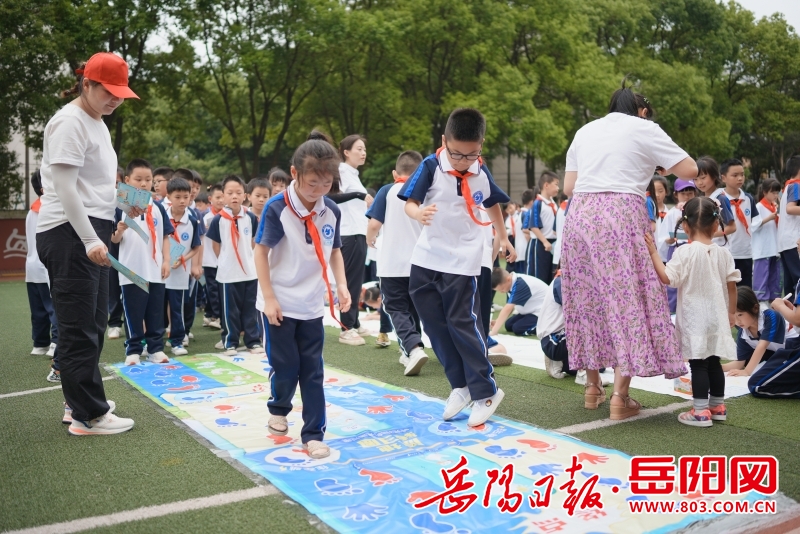 半岛电竞让孩子在家门口享受到优质教育——岳阳楼区千亩湖小学落实“民转公”一周年侧记(图6)