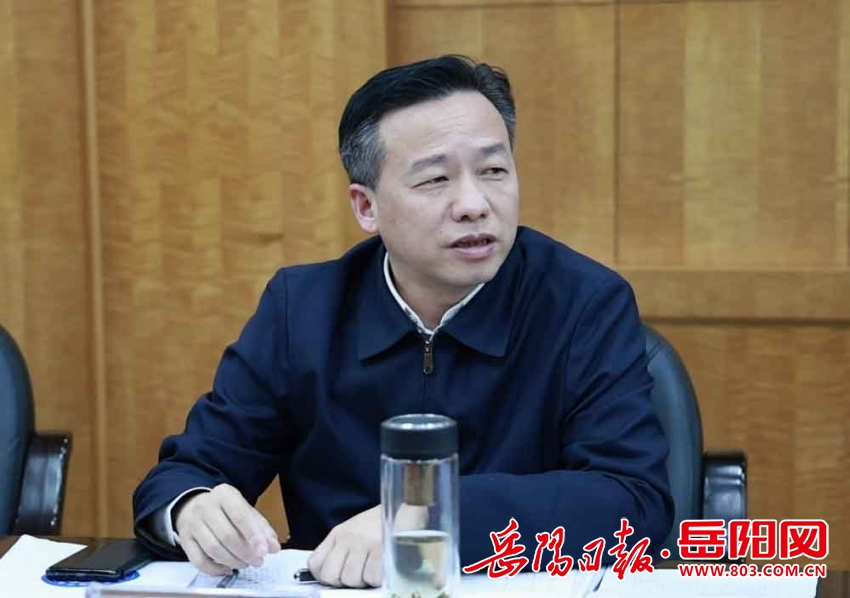 刘神尊 周佳欢)3月21日,华容县委副书记,县长周鹏主持召开首届华商