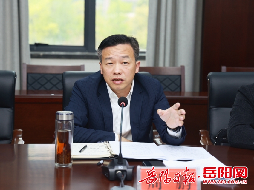 华容县周鹏调研公安工作