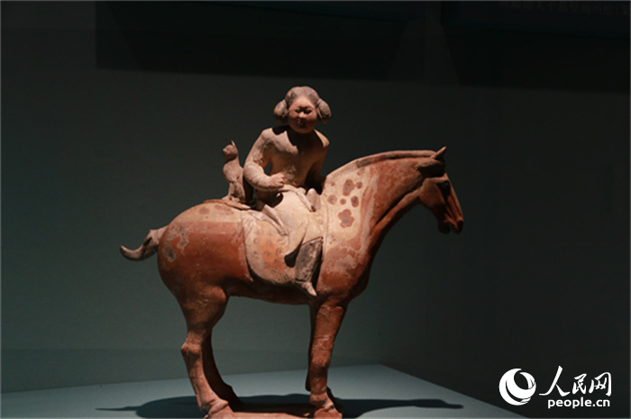 花月醉雕鞍 走进长沙博物馆回眸“大唐盛世”。人民网记者 吴茜薇摄