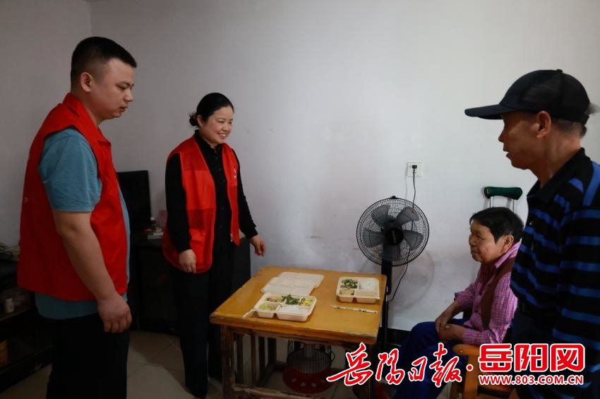 岳阳日报全媒体讯(通讯员 夏凡 翁希臣)5月7日临近中午,汨罗市归义镇