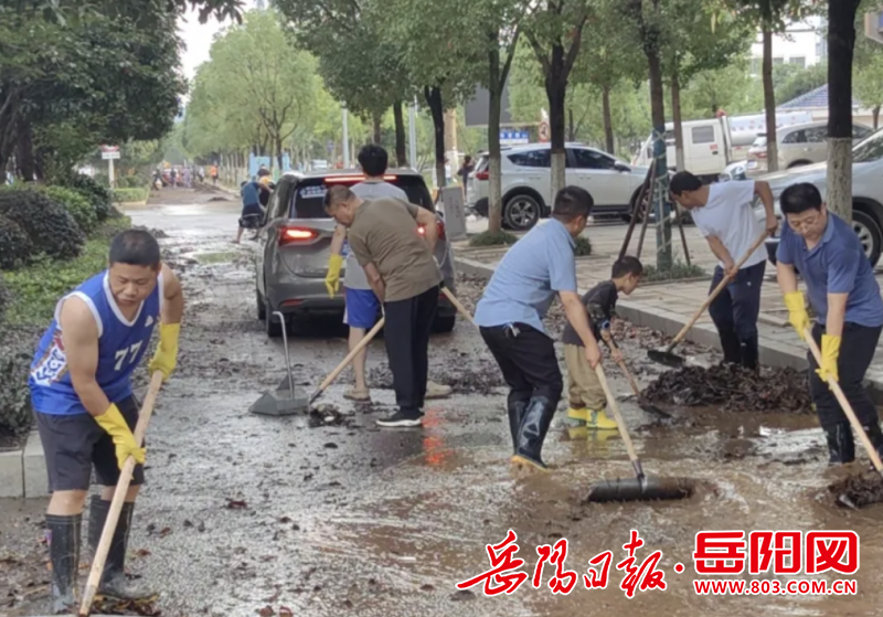 平江县教育系统:积极担当救灾忙