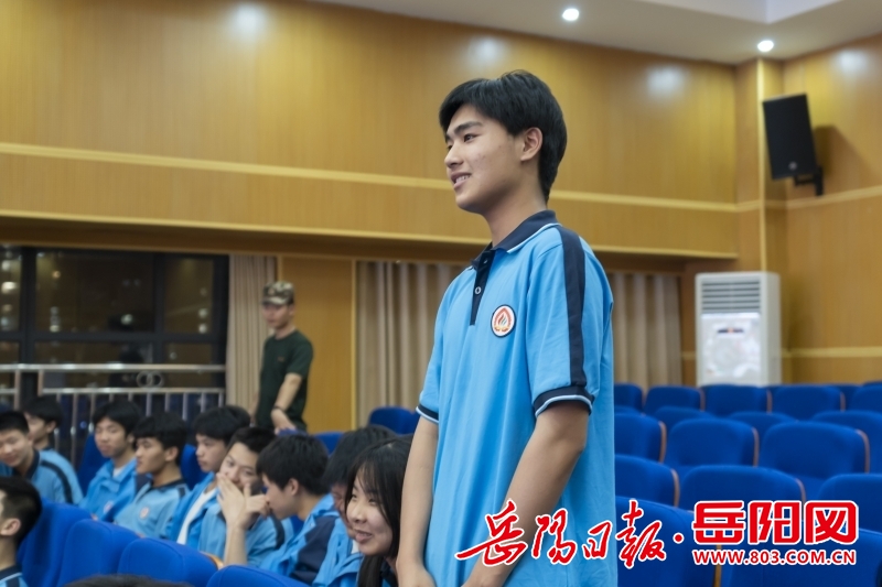 1103423619676029.jpg 学生互动.jpg